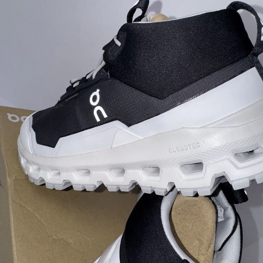 On Cloudhero Mid Waterproof Unisex Kids Sneakers Black/White US 3.5 EU 35.5 NIB